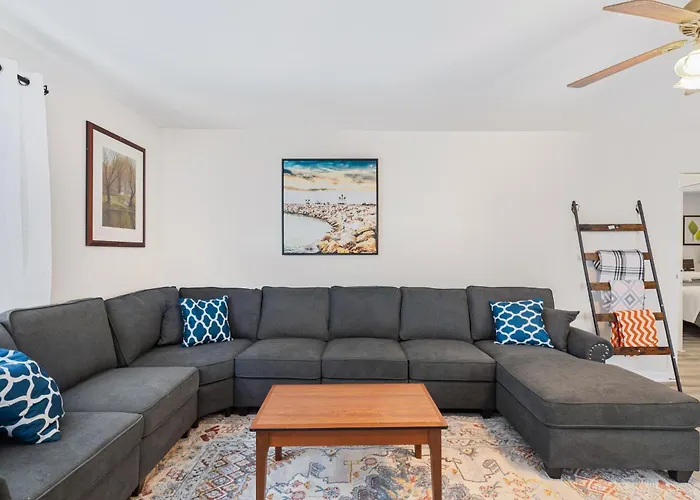 Lukas Apartments